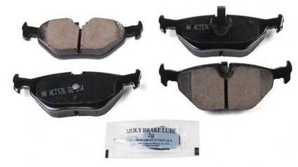 BMW SAAB Disc Brake Pad Set - Rear (Ceramic) (EURO) 5058110 - Akebono Euro Ultra-Premium EUR763